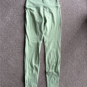 Lululemon Wunder Under High-Rise Tight 28” *Full-On Luxtreme Size 6